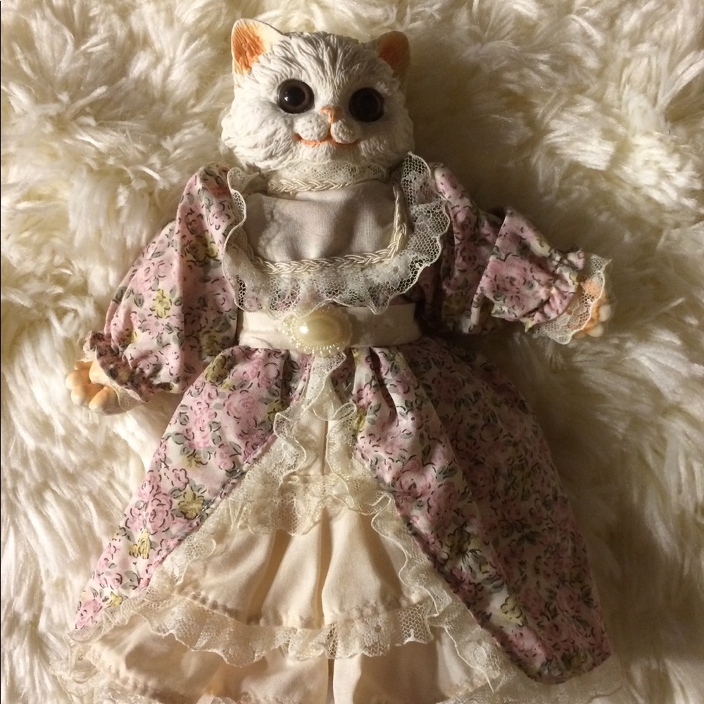 Vintage Hand Painted Victorian Kitty Cat